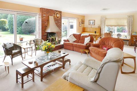 4 bedroom detached house for sale, Golden Avenue, East Preston BN16