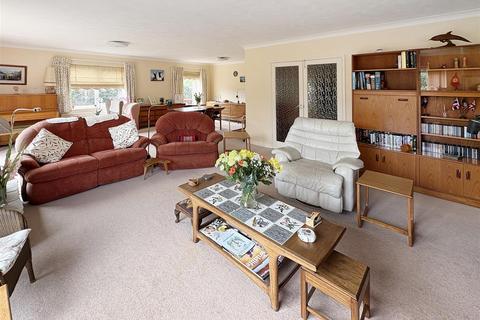 4 bedroom detached house for sale, Golden Avenue, East Preston BN16