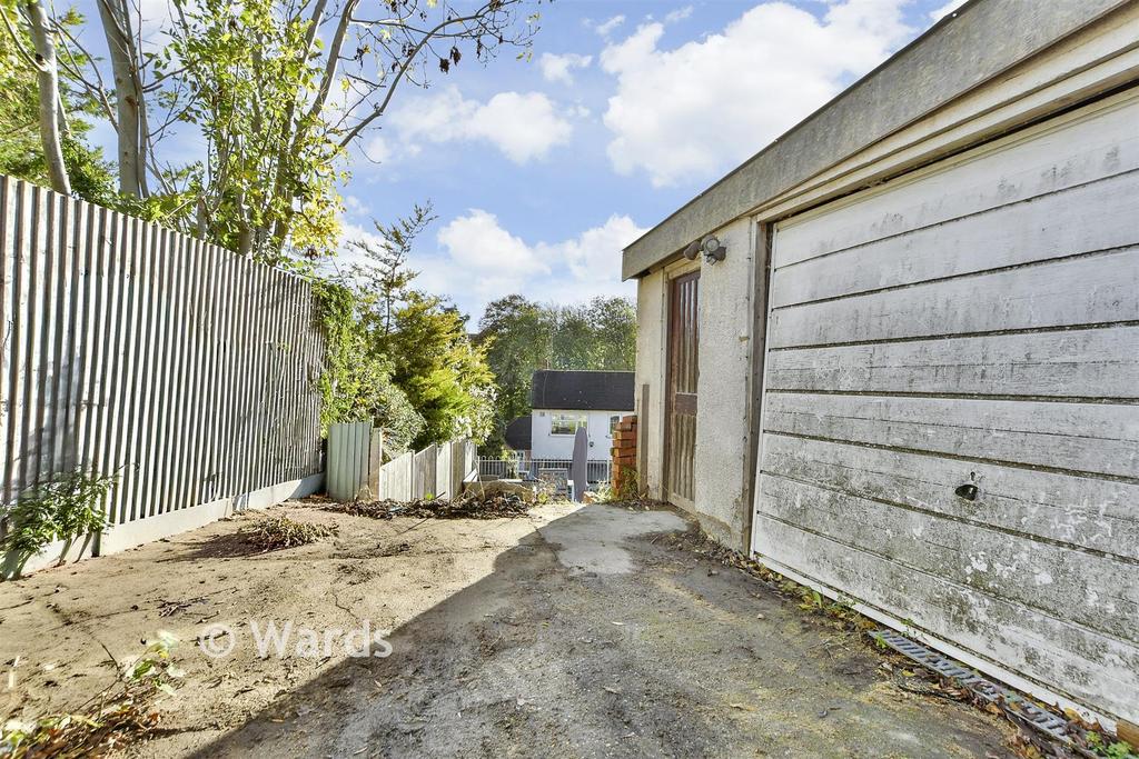 Driveway/Parking