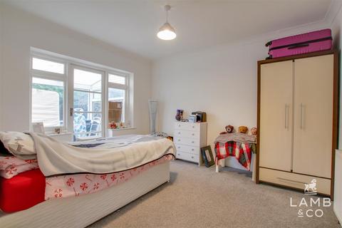 undefined, Kents Avenue, Holland-On-Sea CO15