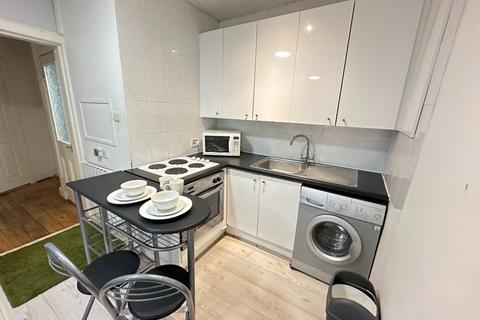 undefined, Murdoch Terrace, Fountainbridge, Edinburgh, EH11