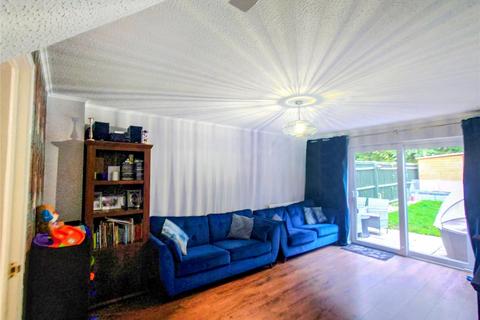 10 Overbury Road, Gloucester, GL1 4EA
