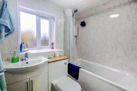 10 Overbury Road, Gloucester, GL1 4EA
