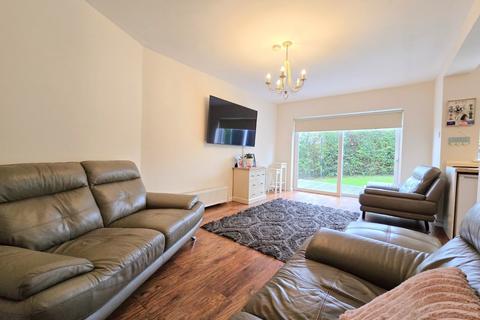 undefined, Humber Close, Rayleigh, Essex, SS6