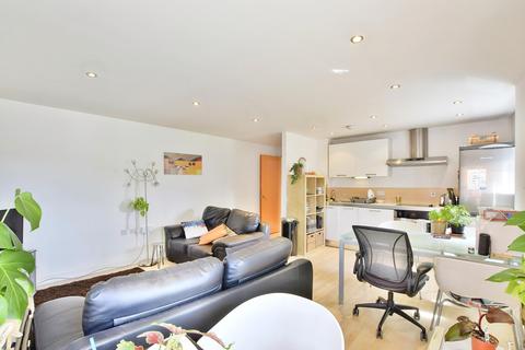 2 bedroom flat to rent, Naples Street, Manchester, Greater Manchester, M4