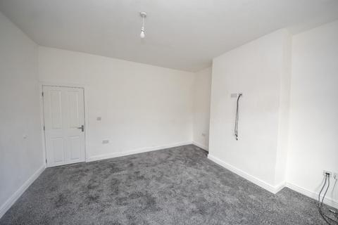 3 bedroom end of terrace house to rent, City Road, Kitt Green, Wigan, WN5 0BD
