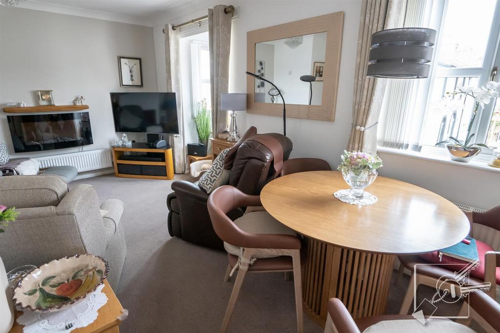 Lounge/diner: