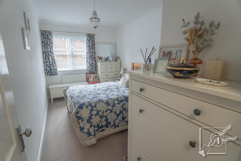 Bedroom 1:
