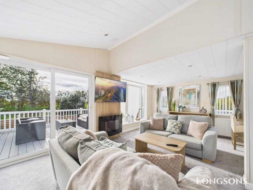 Cam02173g0 Pr0276 Still058