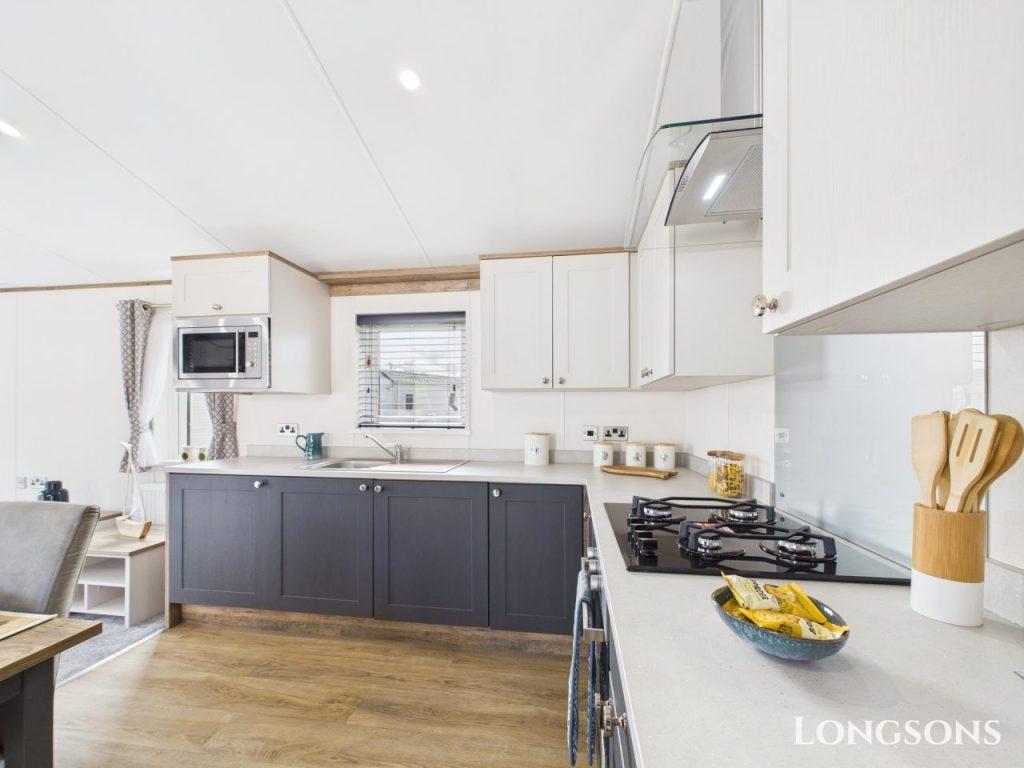 Cam02173g0 Pr0276 Still073