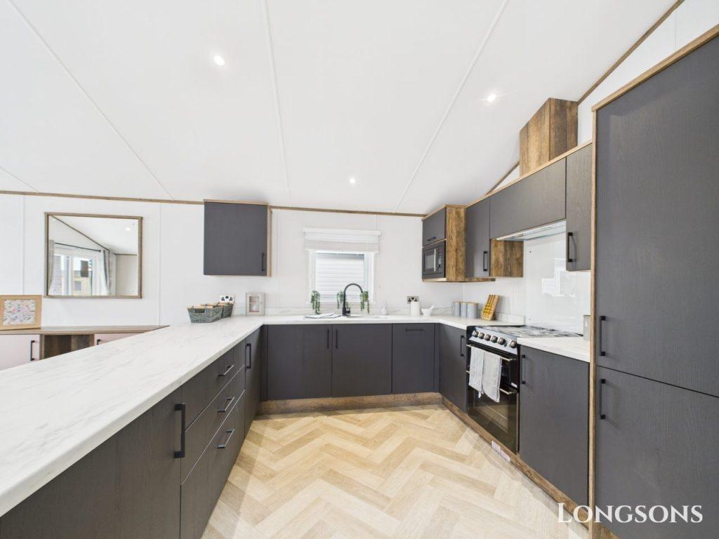 Cam02173g0 Pr0276 Still087