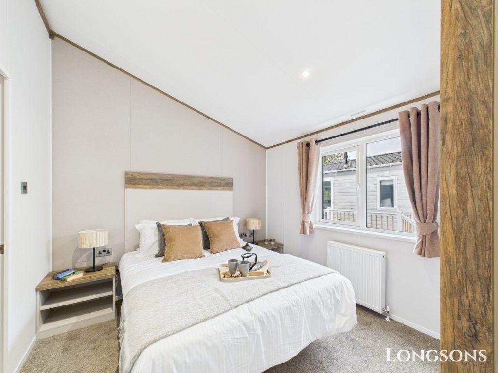 Cam02173g0 Pr0276 Still092