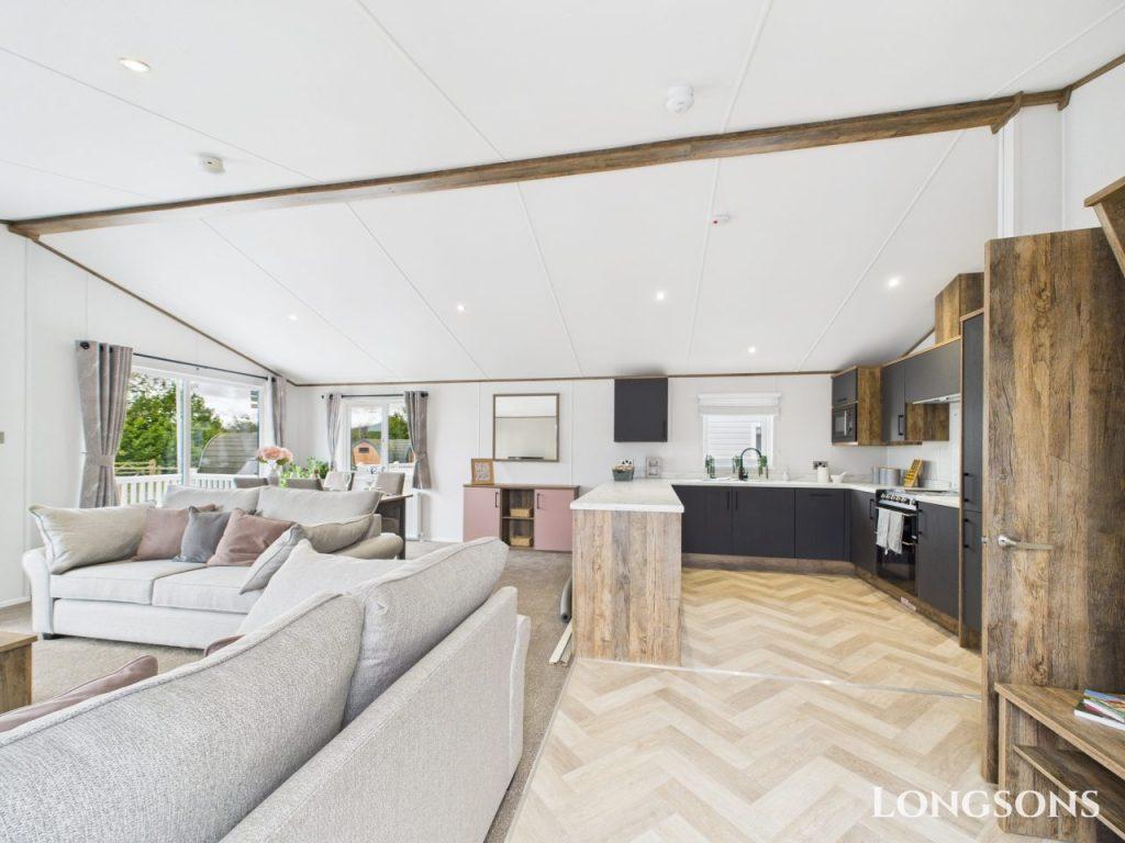 Cam02173g0 Pr0276 Still086