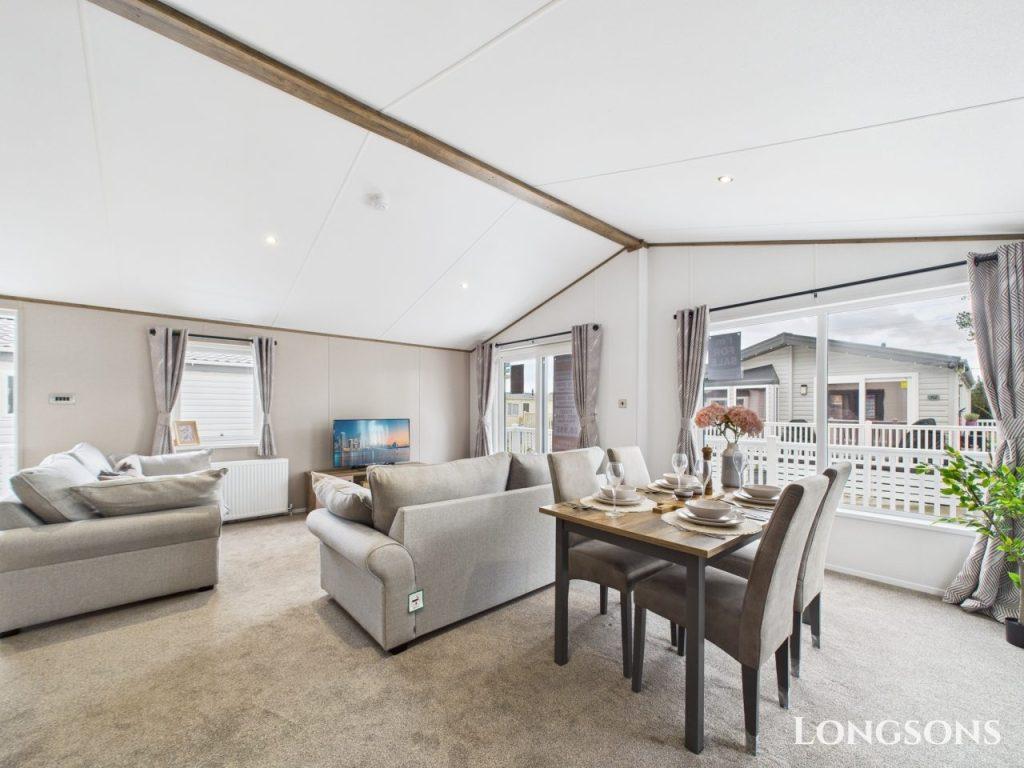 Cam02173g0 Pr0276 Still088