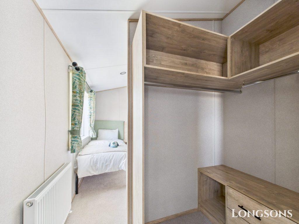 Cam02173g0 Pr0276 Still044