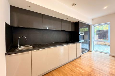 2 bedroom ground floor flat for sale, Park Royal, London NW10