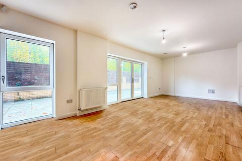 2 bedroom ground floor flat for sale, Park Royal, London NW10