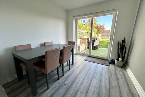 3 bedroom detached house for sale, Crosland Hill Road, Crosland Hill, Huddersfield, West Yorkshire, HD4