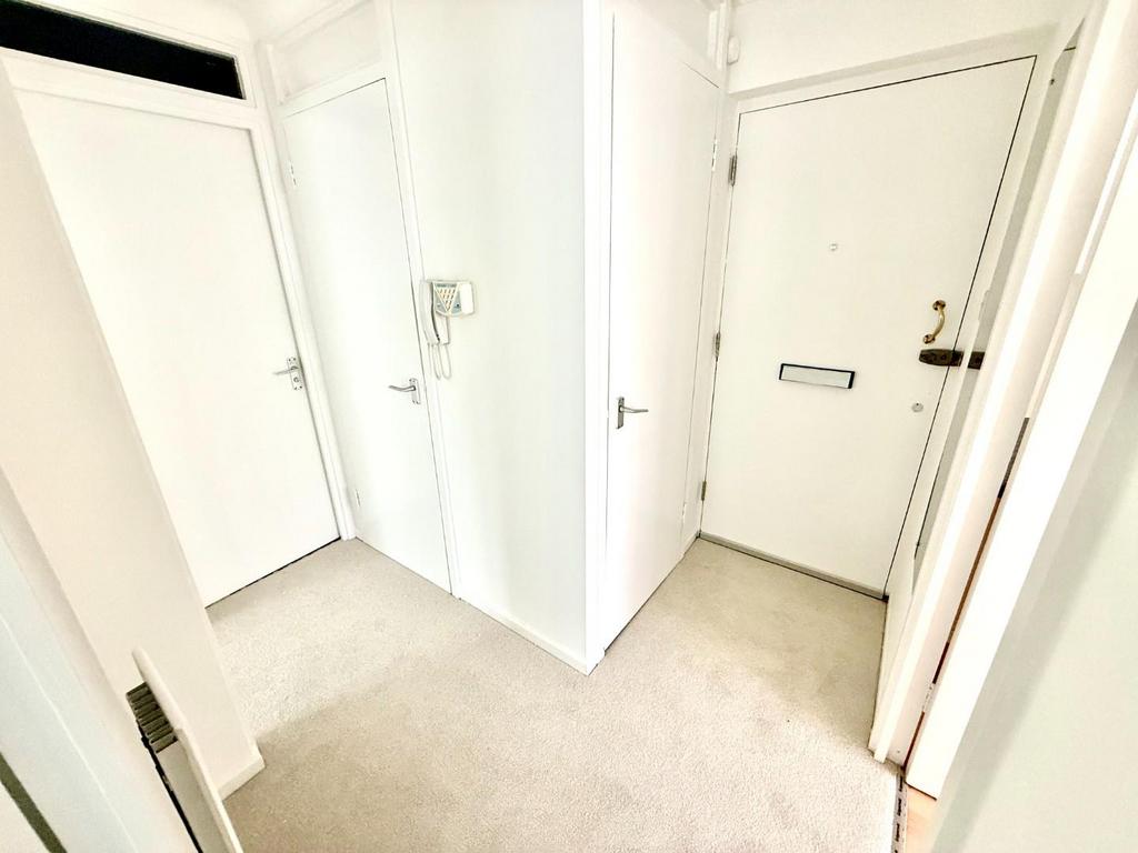 Hallway.jpg