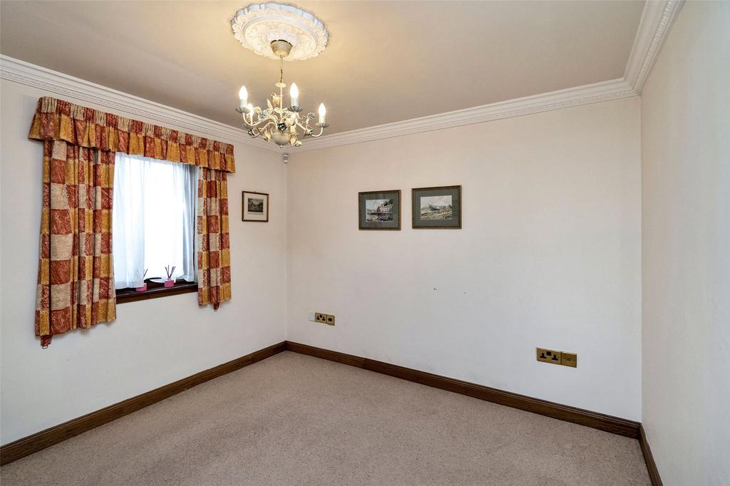 Bedroom/Dining Room