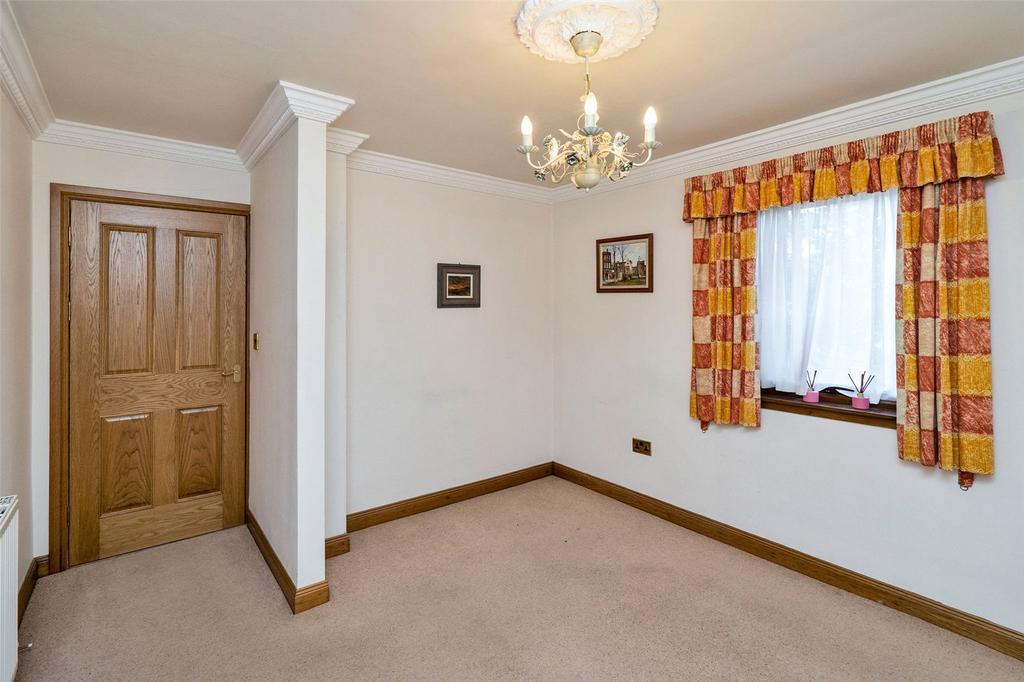 Bedroom/Dining Room