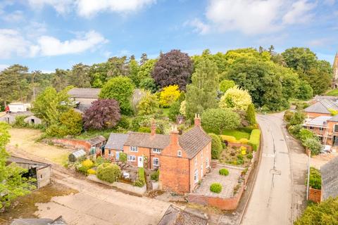 undefined, The Manor House, Gumley