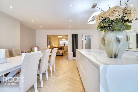 undefined, School Avenue, Dunton Fields - Garage To Rear!