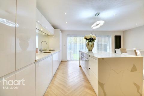 undefined, School Avenue, Dunton Fields - Garage To Rear!