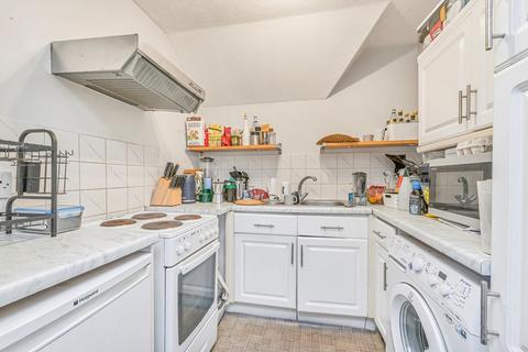 Studio to rent, Orchard Grove, London SE20