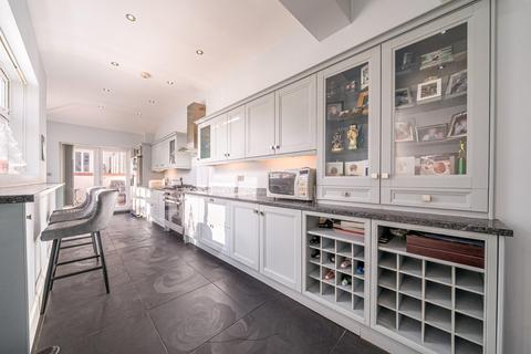 4 bedroom semi-detached house for sale, Summerhill Road, Dartford, Kent
