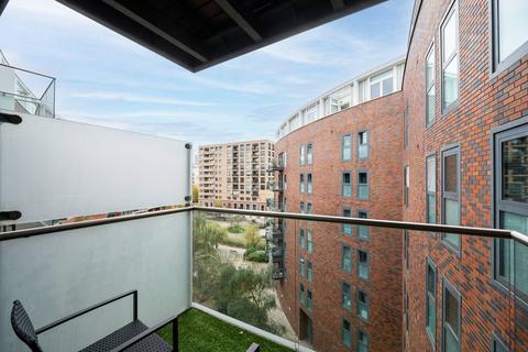 2 bedroom flat to rent, Surrey Quays Road, Canada Water, London, SE16