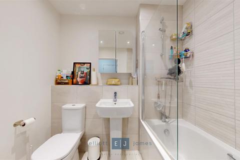 undefined, Epping Gate, Loughton IG10