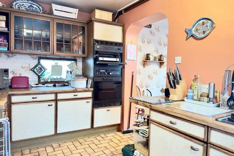 undefined, Elm Close, Cheltenham GL52