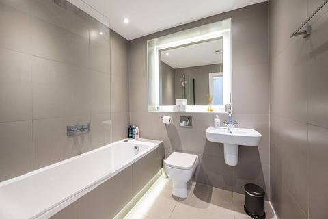 1 bedroom flat to rent, Mile End Road, Stepney, London, E1