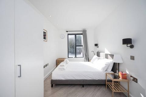 1 bedroom flat to rent, Mile End Road, Stepney, London, E1