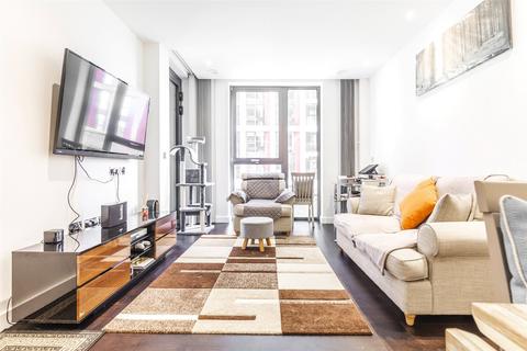 2 bedroom apartment to rent, Charles Clowes Walk, London SW11
