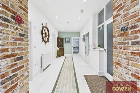 2 bedroom apartment for sale, 9-10 The Crescent, Scarborough YO11