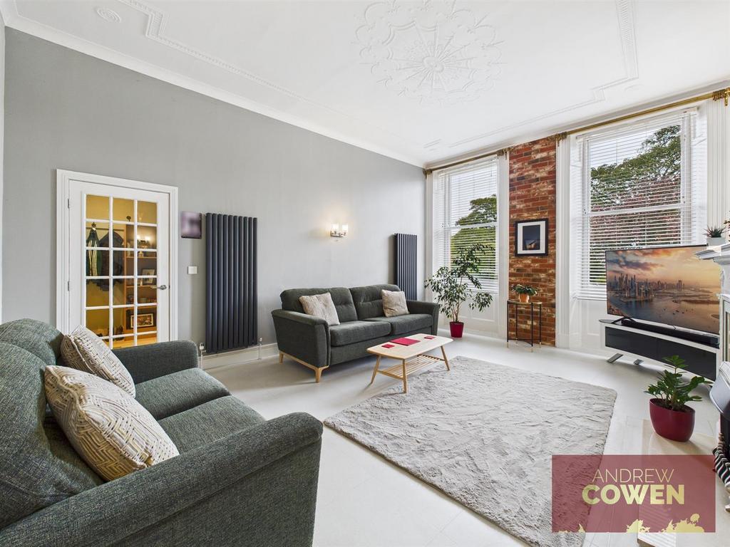 CAM05382 G0-PR0074-STILL009.jpg