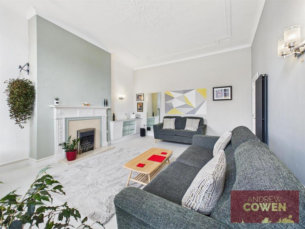 CAM05382 G0-PR0074-STILL006.jpg