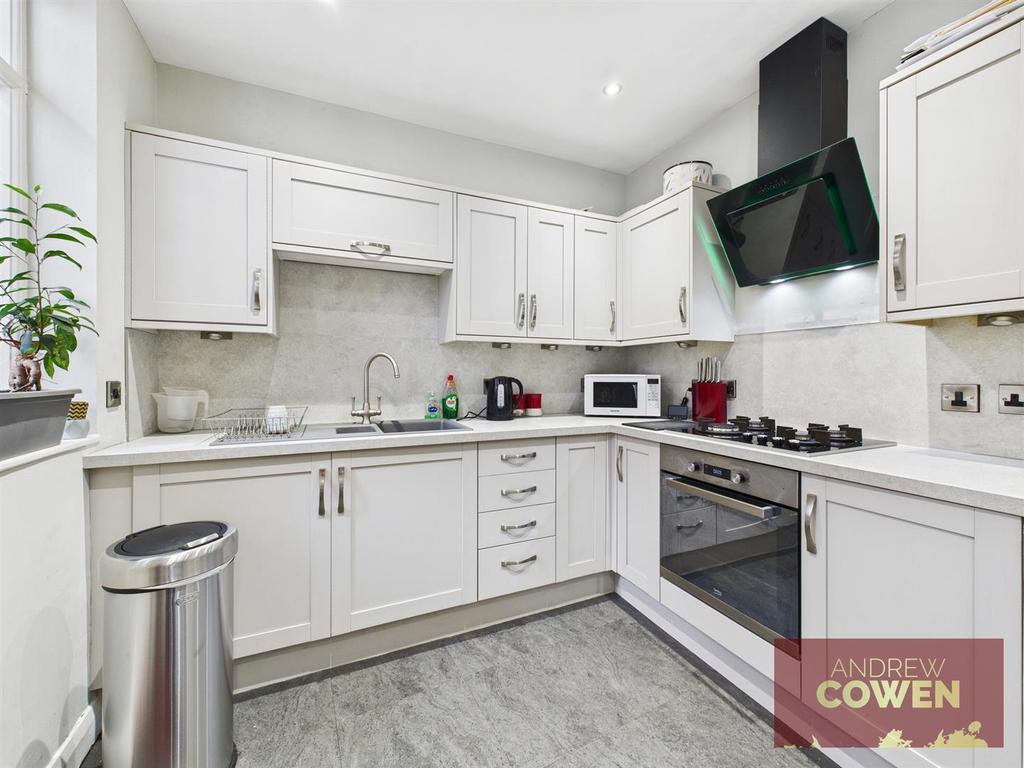 CAM05382 G0-PR0074-STILL020.jpg