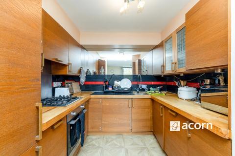 3 bedroom house share to rent, ROOM LET - Asher Way London E1W
