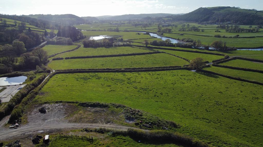 Capel isaf farm land, capel dewi
