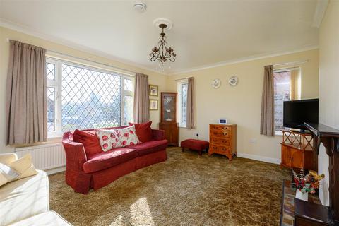 2 bedroom semi-detached bungalow for sale, Newlands Drive, York YO26 5PQ