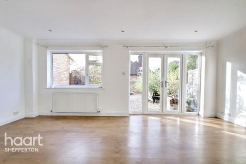 undefined, Duppas Close, Shepperton