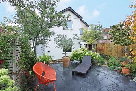 4 bedroom detached house for sale, High Street, Broughton