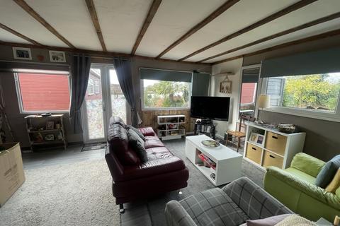 2 bedroom holiday park home for sale, Marine Parade, Sheerness ME12