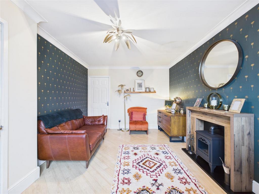 CAM05193 G0-PR0058-STILL006.jpg