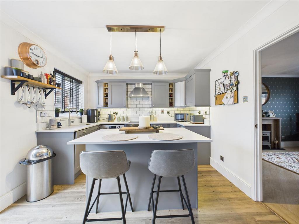 CAM05193 G0-PR0058-STILL009.jpg