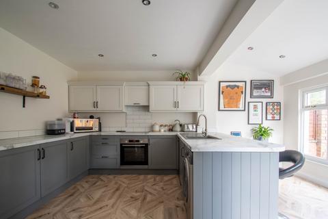 3 bedroom semi-detached house for sale, Kinver Street, Wordsley, Stourbridge, West Midlands, DY8