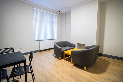 undefined, 4-Bed Terraced House to Let on Inkerman Street, Preston